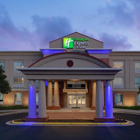 Holiday Inn Express & Suites Alexandria - Fort Belvoir By Ihg Екстер'єр фото
