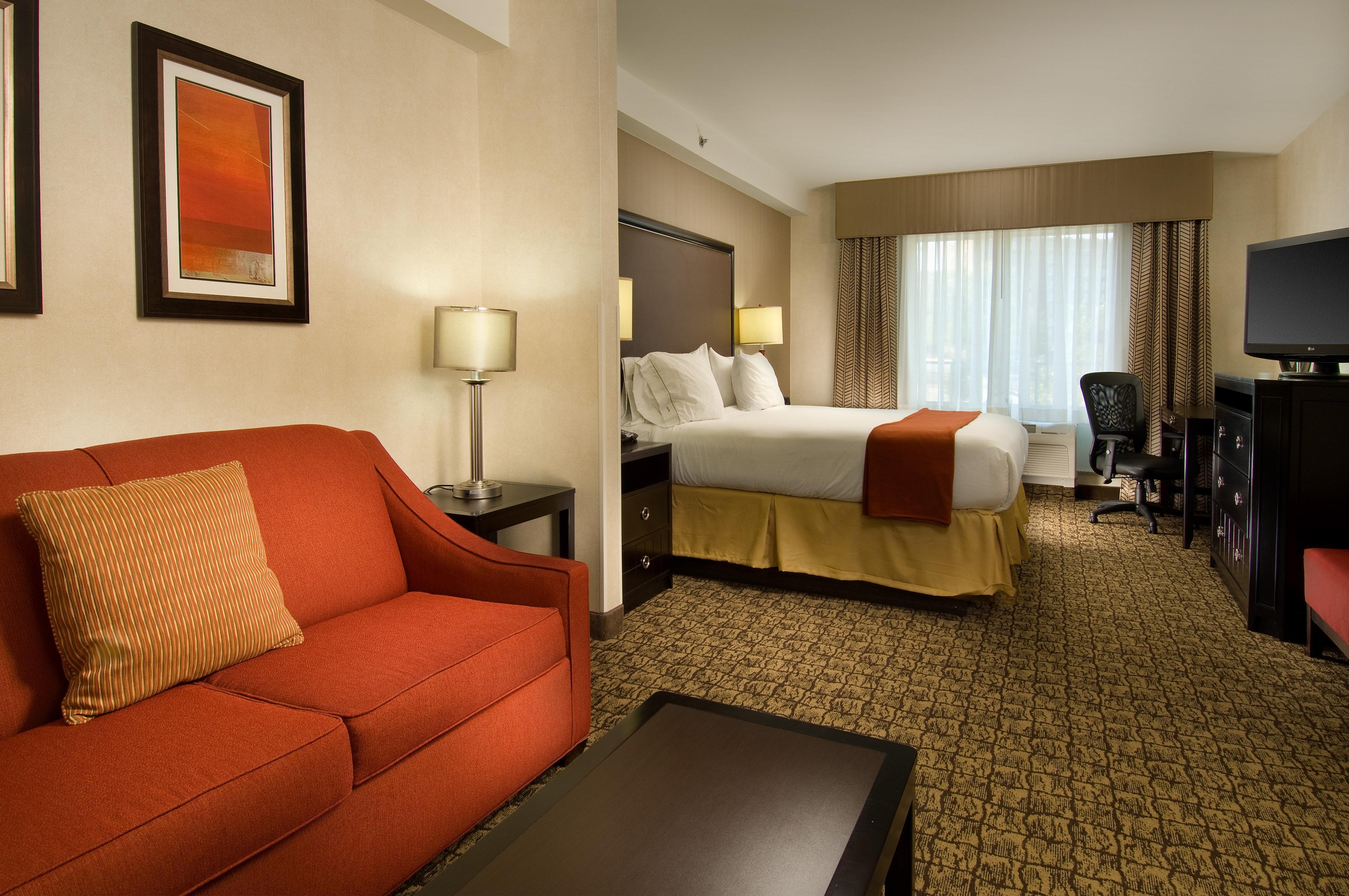 Holiday Inn Express & Suites Alexandria - Fort Belvoir By Ihg Екстер'єр фото