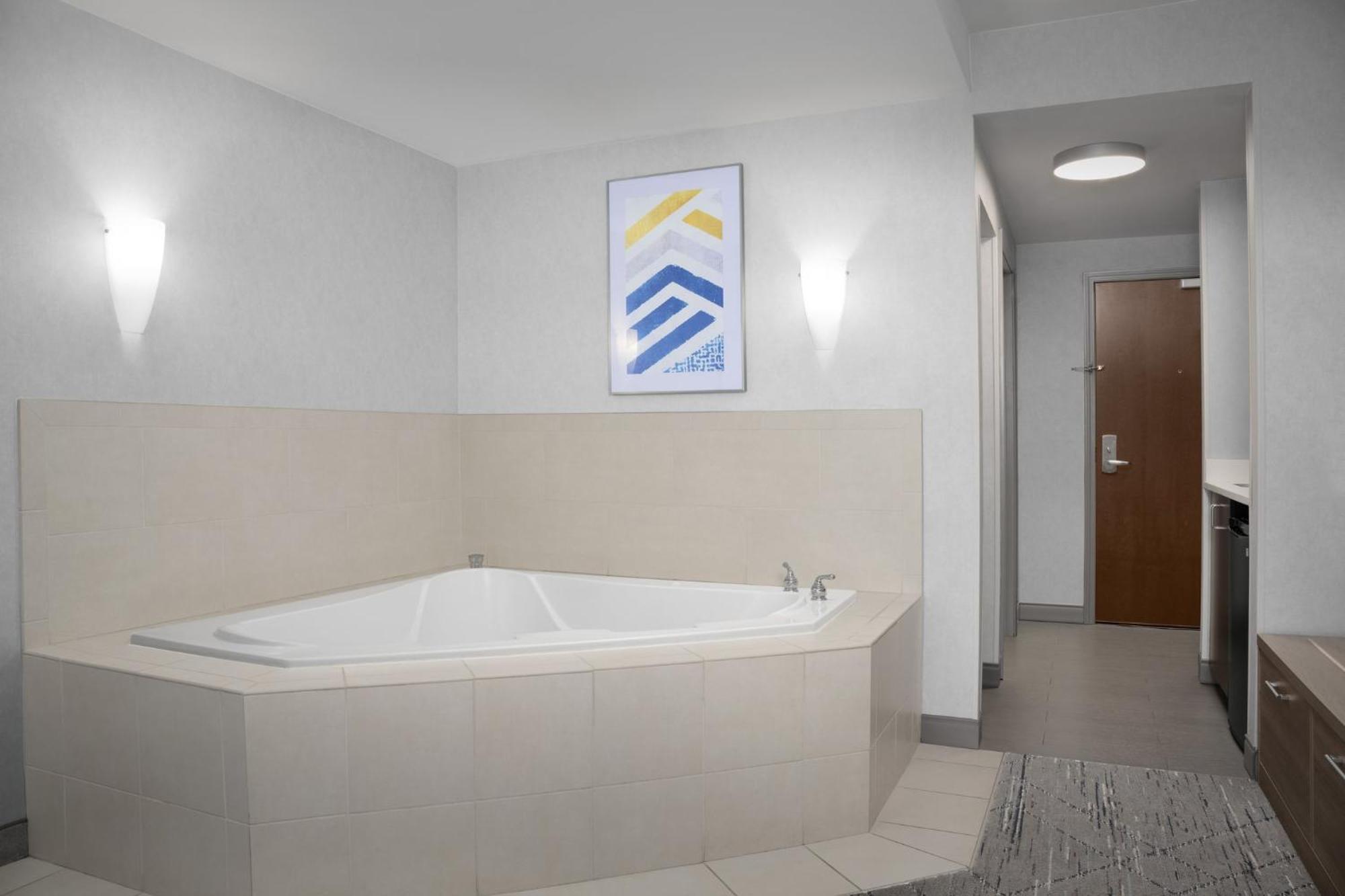 Holiday Inn Express & Suites Alexandria - Fort Belvoir By Ihg Екстер'єр фото
