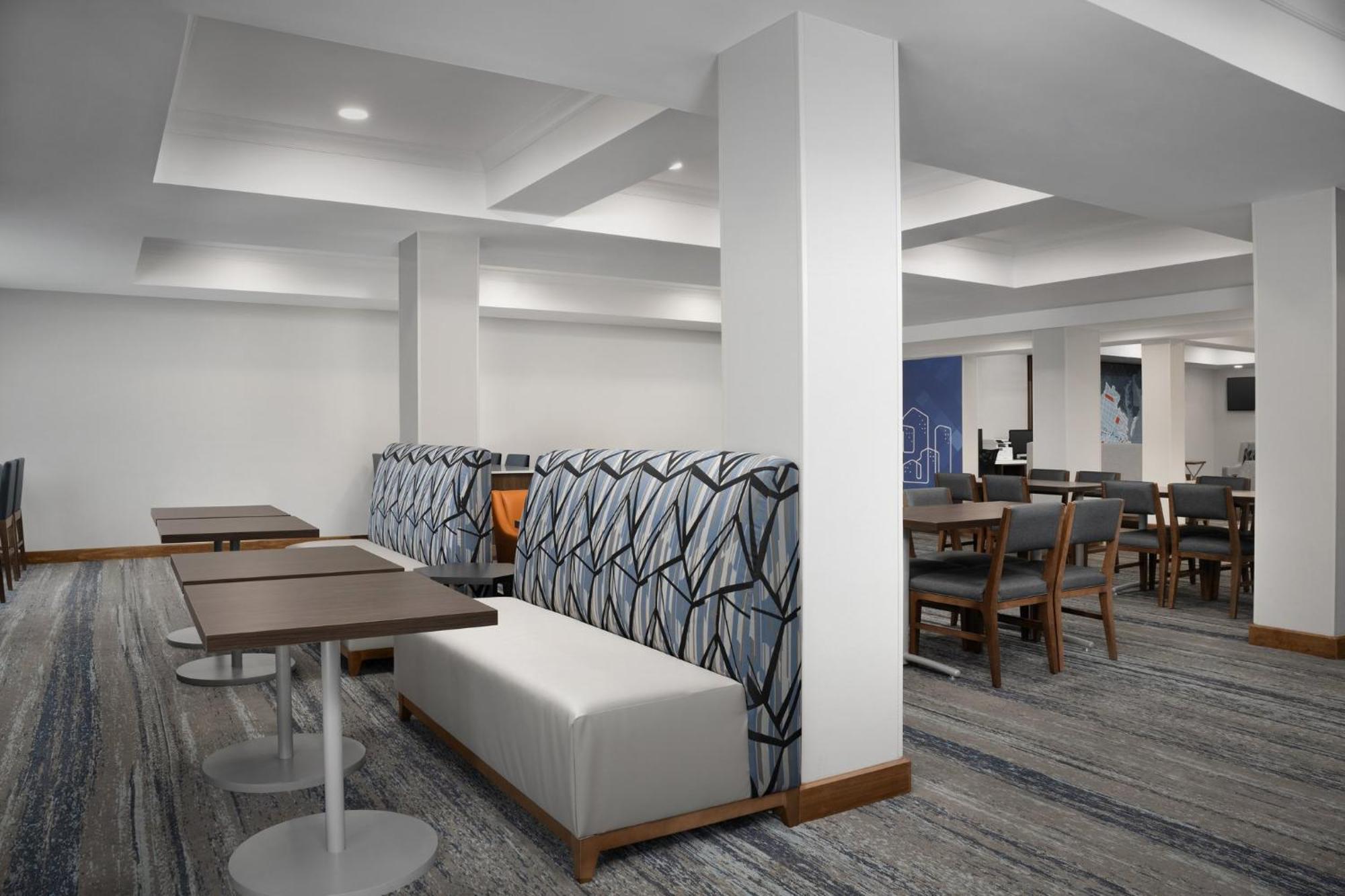Holiday Inn Express & Suites Alexandria - Fort Belvoir By Ihg Екстер'єр фото